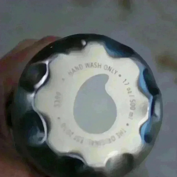 S'WELL Stainless Steel 17 oz Triple Layered Vacuum Insulated Silver Water Bottle - Picture 2 of 9